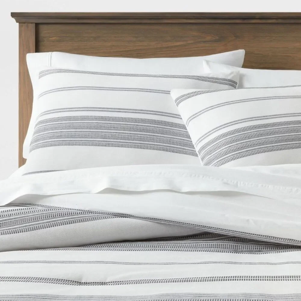 King Cotton Woven Stripe Zippered Comforter and Sham Set - White/Navy
